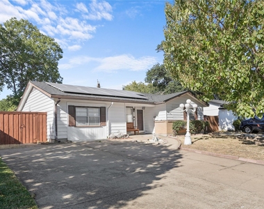1809 Anderson Street - Photo Thumbnail 2