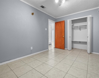 1809 Anderson Street - Photo Thumbnail 9