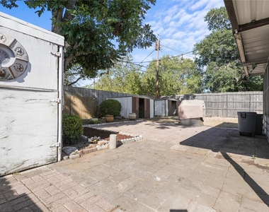 1809 Anderson Street - Photo Thumbnail 18