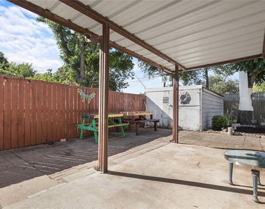 1809 Anderson Street - Photo Thumbnail 16