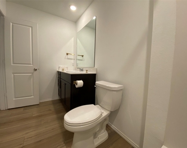 5911 Nyquist Way - Photo Thumbnail 28