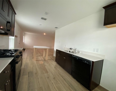 5911 Nyquist Way - Photo Thumbnail 8