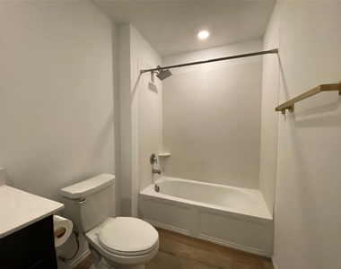 5911 Nyquist Way - Photo Thumbnail 26