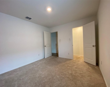 5911 Nyquist Way - Photo Thumbnail 14