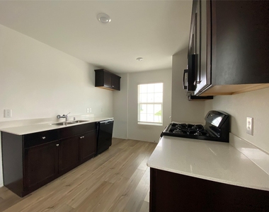 5911 Nyquist Way - Photo Thumbnail 7