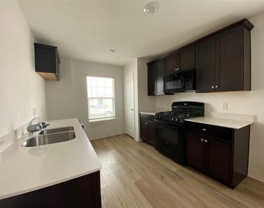 5911 Nyquist Way - Photo Thumbnail 6