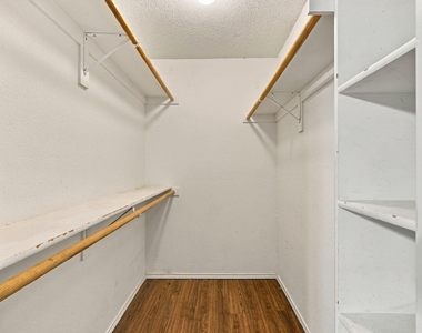 6433 Riverwater Trail - Photo Thumbnail 17