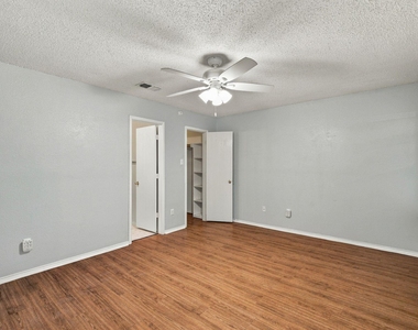 6433 Riverwater Trail - Photo Thumbnail 14