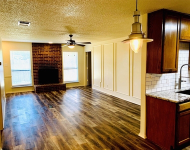 2305 Kingsford Court - Photo Thumbnail 1