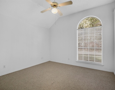 3040 Flamingo Circle - Photo Thumbnail 4
