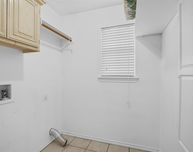3040 Flamingo Circle - Photo Thumbnail 3