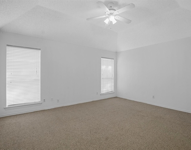 3040 Flamingo Circle - Photo Thumbnail 7