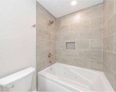 4904 Arborlawn Drive - Photo Thumbnail 24