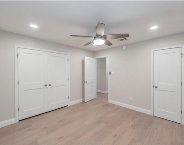 4904 Arborlawn Drive - Photo Thumbnail 20