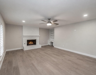4904 Arborlawn Drive - Photo Thumbnail 2
