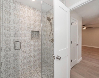 4904 Arborlawn Drive - Photo Thumbnail 15