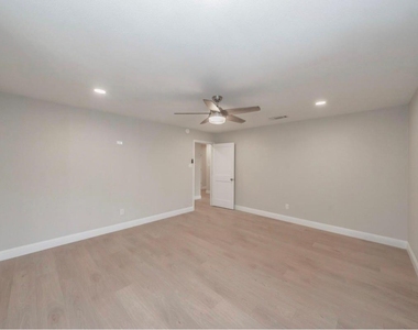 4904 Arborlawn Drive - Photo Thumbnail 29