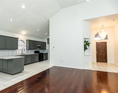 9901 Bend Court - Photo Thumbnail 3