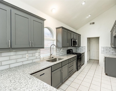 9901 Bend Court - Photo Thumbnail 5