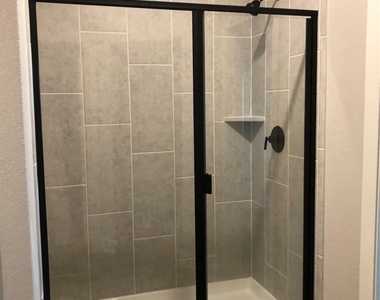 604 Harbor Oaks Drive - Photo Thumbnail 15