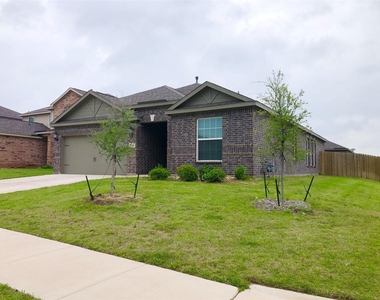 604 Harbor Oaks Drive - Photo Thumbnail 1