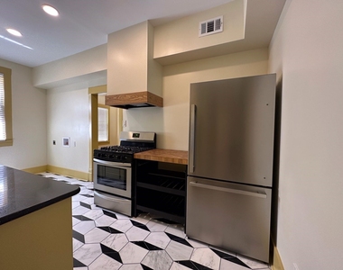 4910 Victor Street - Photo Thumbnail 12
