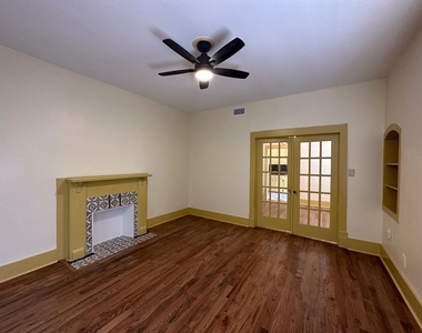 4910 Victor Street - Photo Thumbnail 3