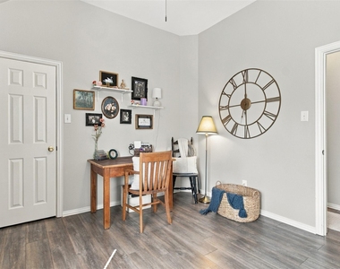 8414 Romanway Drive - Photo Thumbnail 19
