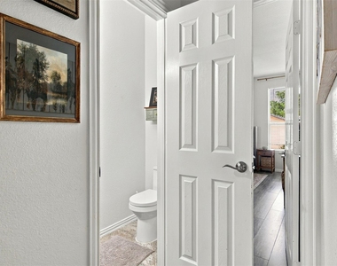 8414 Romanway Drive - Photo Thumbnail 10