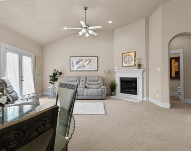 2635 Villa Di Lago - Photo Thumbnail 19