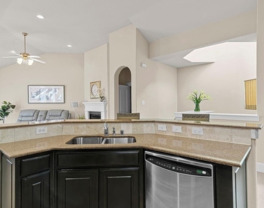 2635 Villa Di Lago - Photo Thumbnail 12