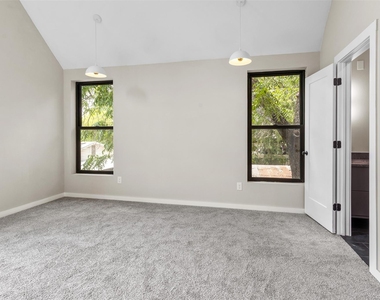 957 Woods Avenue - Photo Thumbnail 12