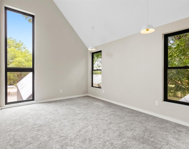 957 Woods Avenue - Photo Thumbnail 11