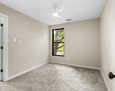 957 Woods Avenue - Photo Thumbnail 10