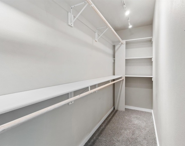 957 Woods Avenue - Photo Thumbnail 13