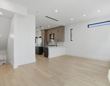 4526 Cabell Drive - Photo Thumbnail 8