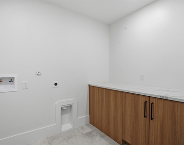 4526 Cabell Drive - Photo Thumbnail 18