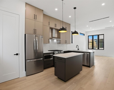 4526 Cabell Drive - Photo Thumbnail 5