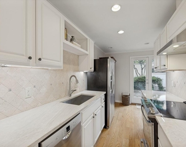 7617 Riverbrook Drive - Photo Thumbnail 10