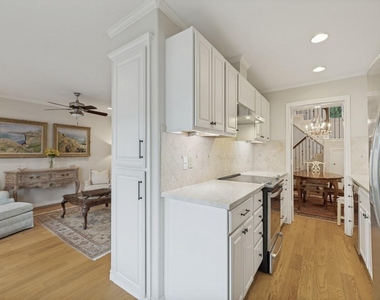 7617 Riverbrook Drive - Photo Thumbnail 8