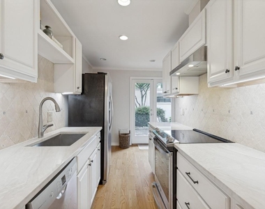 7617 Riverbrook Drive - Photo Thumbnail 9