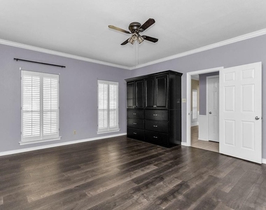 1909 Highland Park Circle - Photo Thumbnail 13