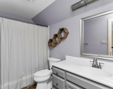 1909 Highland Park Circle - Photo Thumbnail 17