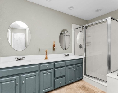 1909 Highland Park Circle - Photo Thumbnail 14