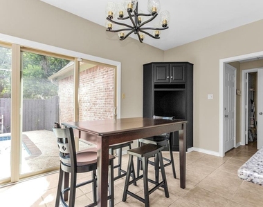 1909 Highland Park Circle - Photo Thumbnail 11