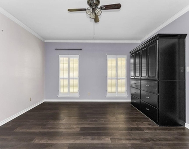 1909 Highland Park Circle - Photo Thumbnail 12