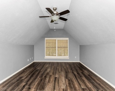 1909 Highland Park Circle - Photo Thumbnail 24