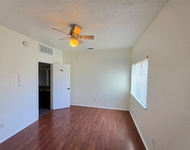 3117 Sondra Drive - Photo Thumbnail 11