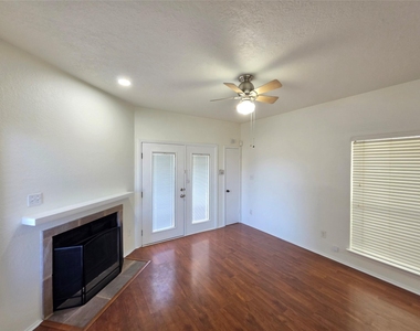 3117 Sondra Drive - Photo Thumbnail 6