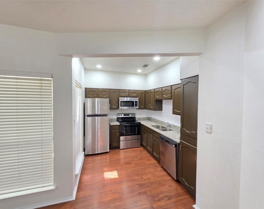 3117 Sondra Drive - Photo Thumbnail 7